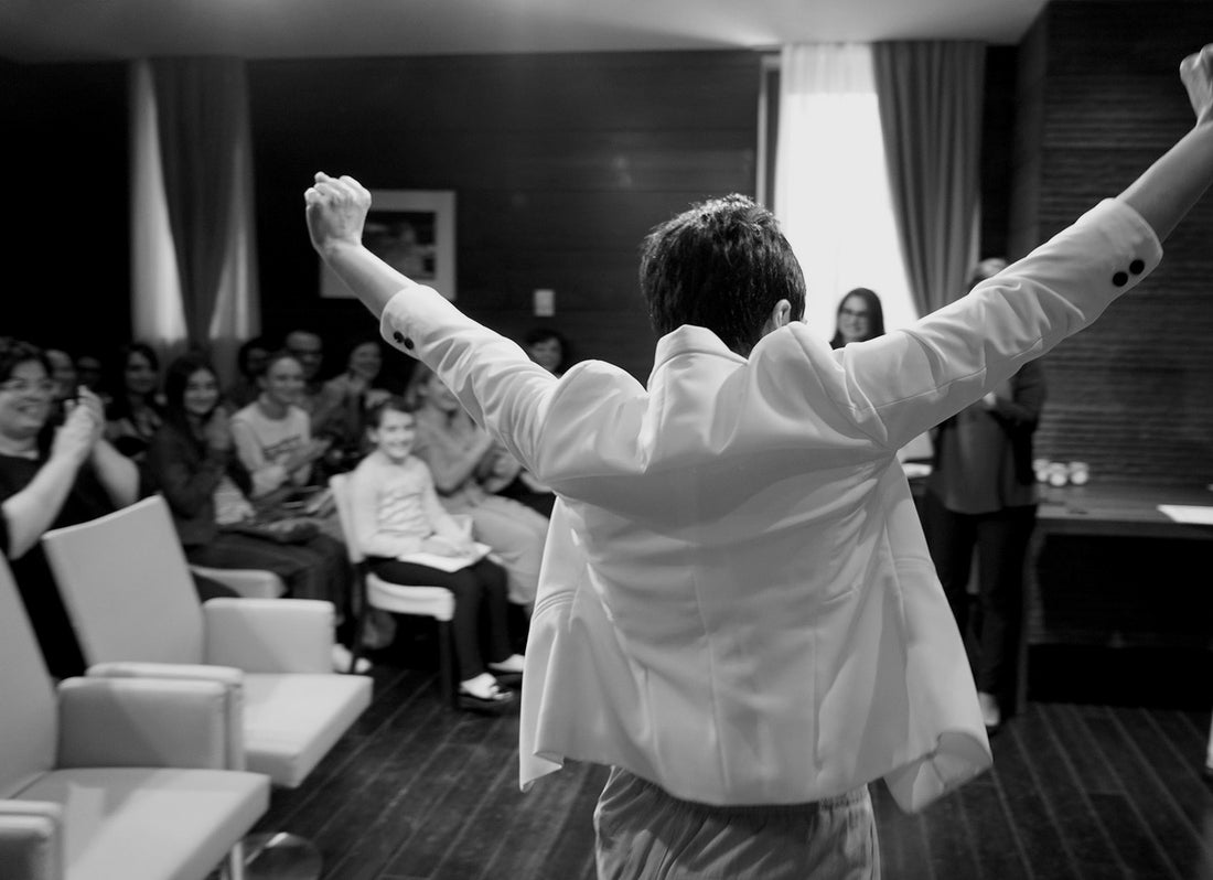 Esillä olevat näkökulmat: Karen Papazian naisten taloudellisesta voimaannuttamisesta ja sukupuolten tasa-arvosta.